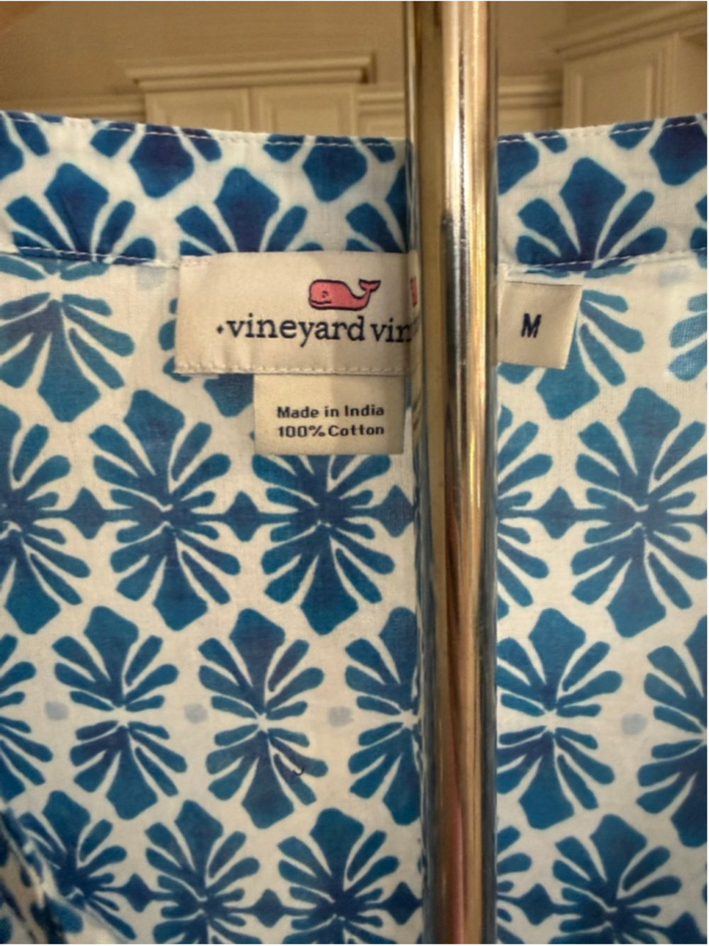 Vineyard Vines Blue & White Patterned Tunic Top M, tiered at bottom, tassel tie - Picture 5 of 10
